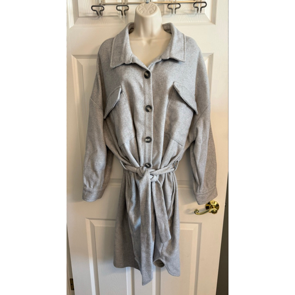 Charlie Paige NWT's Gray Belted Shacket XL